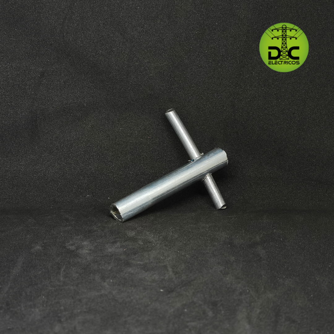 llave triangular para contador corta